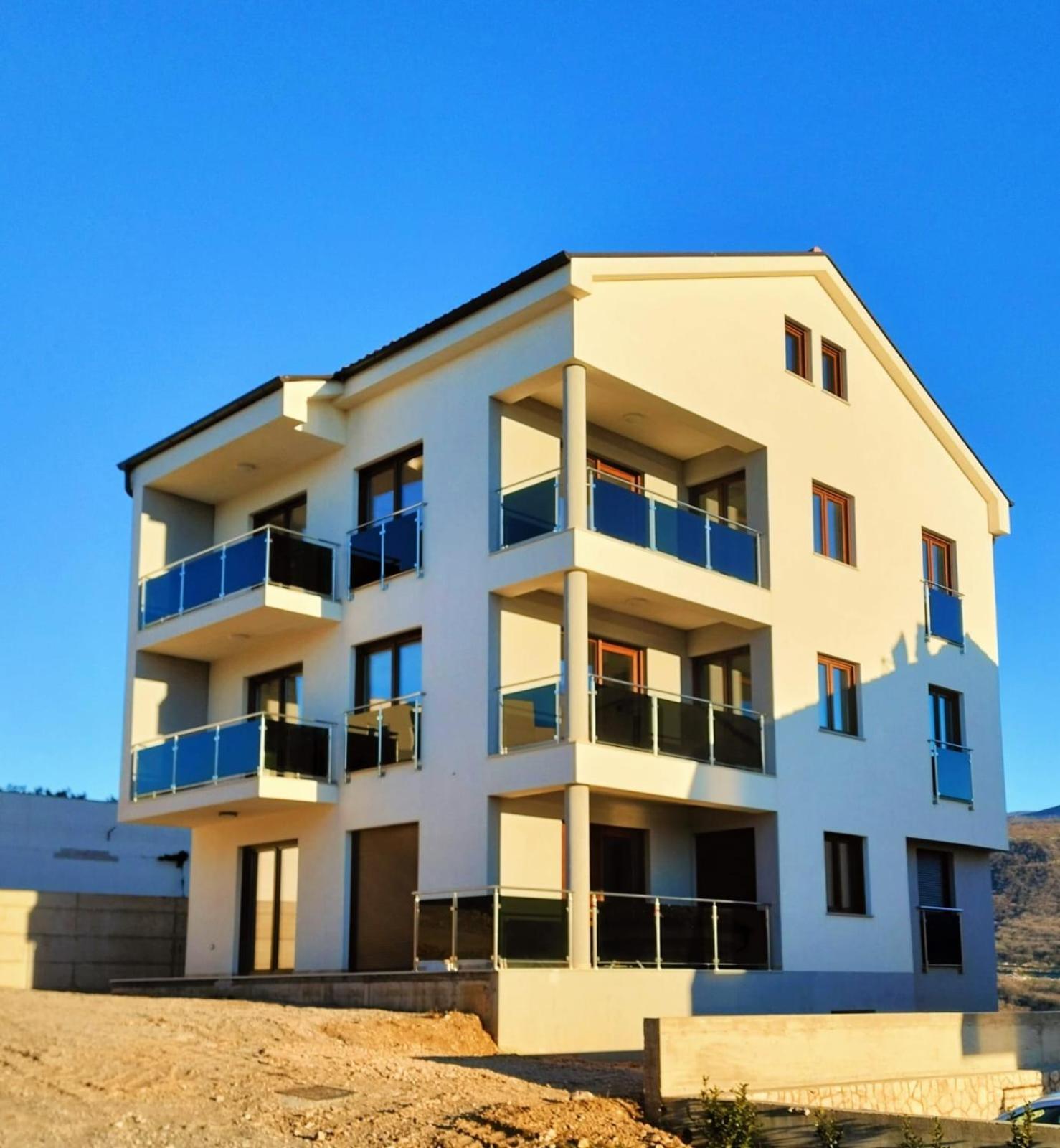 נובי ווינודולסקי Apartmani Ivana Novi מראה חיצוני תמונה