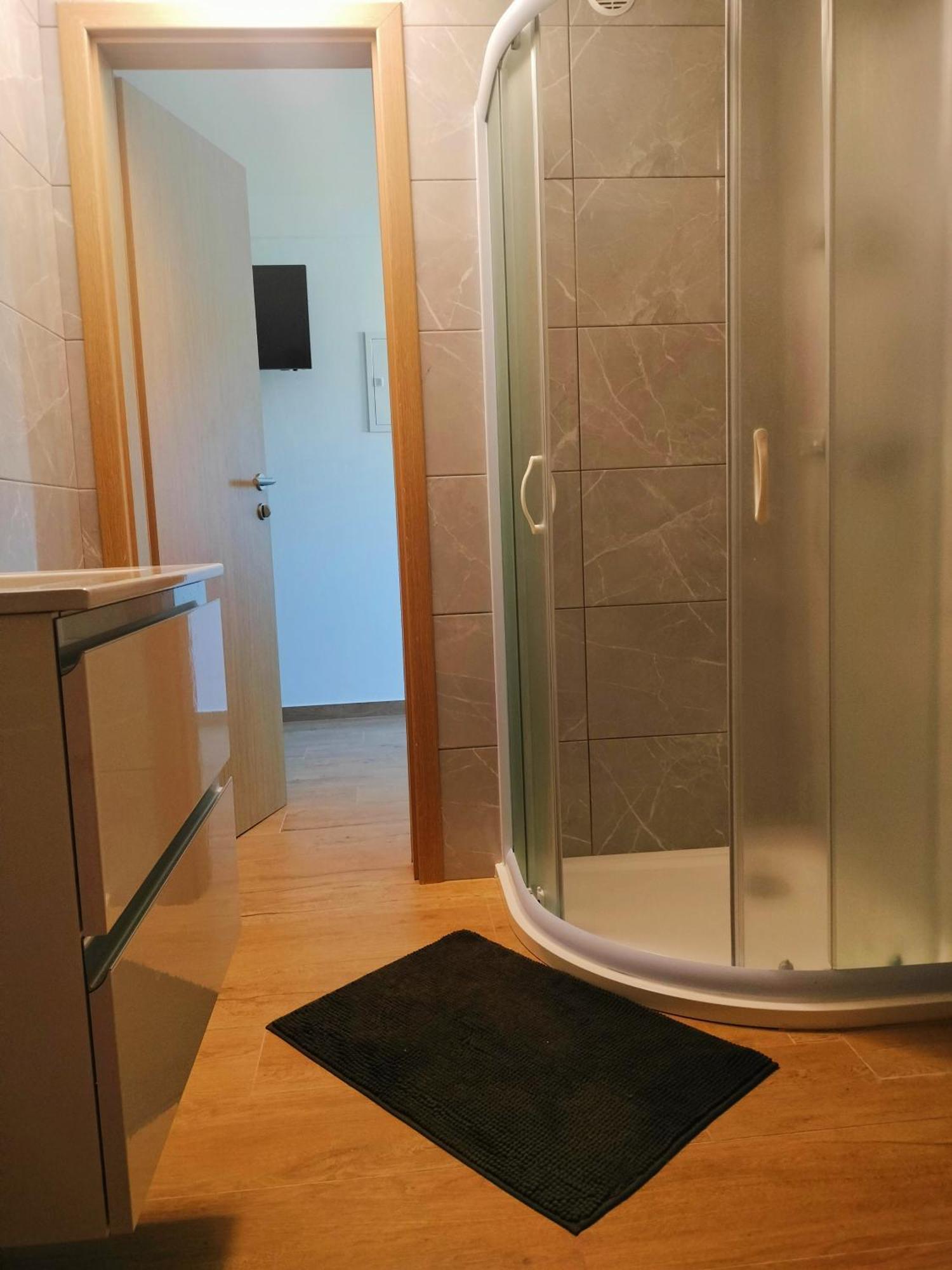 נובי ווינודולסקי Apartmani Ivana Novi מראה חיצוני תמונה